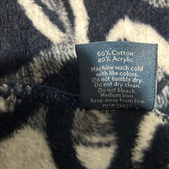 Elegant Navy/White Floral Blankets nice never used, Vela Home brand 2 blankets - Picture 7 of 9